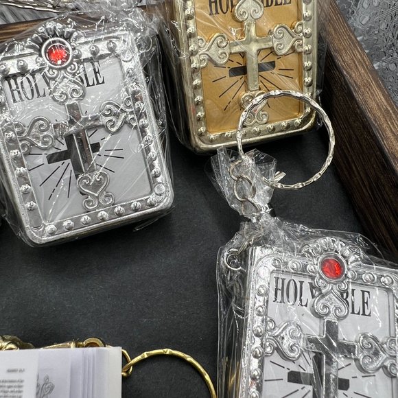 😈NEW Mini Holy Bible Keychain With Real Words - You Can Really Read It!😈 - Picture 5 of 5